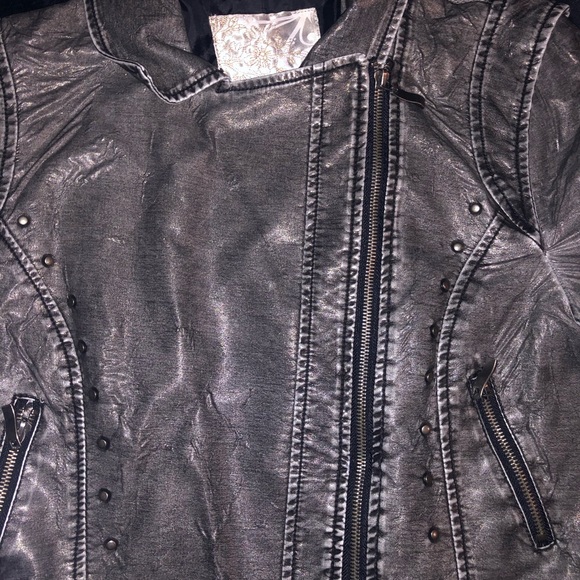 Jacket - Picture 2 of 6